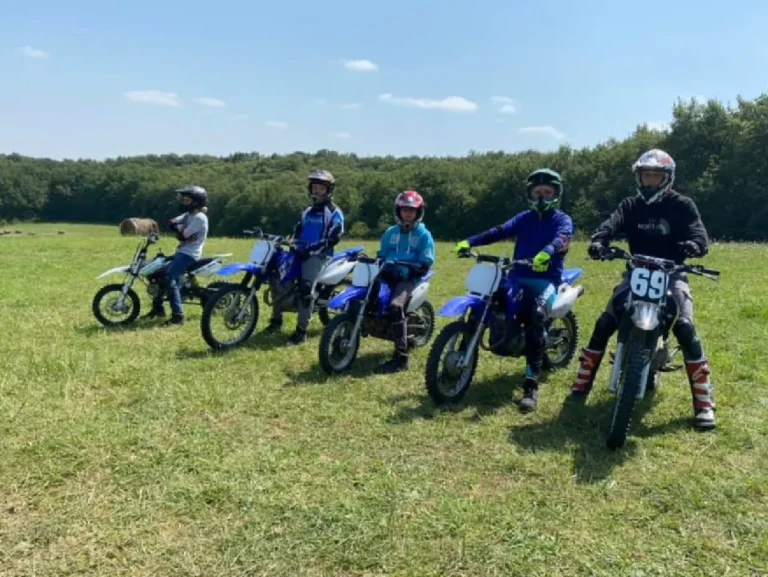 Moto en terres Basques